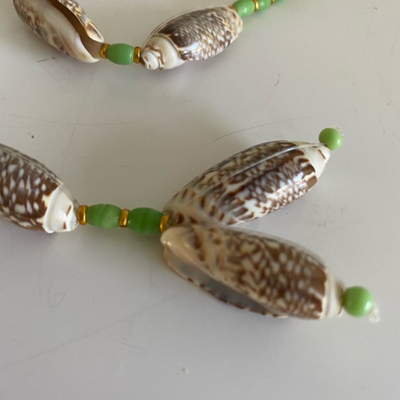 COPY - Olive Sea Shell Necklace with Green and Gold Beads - Picture 8 of 15